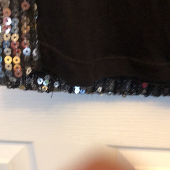 🪩✨Black & Silver Sequin Tanktop - Picture 8 of 8